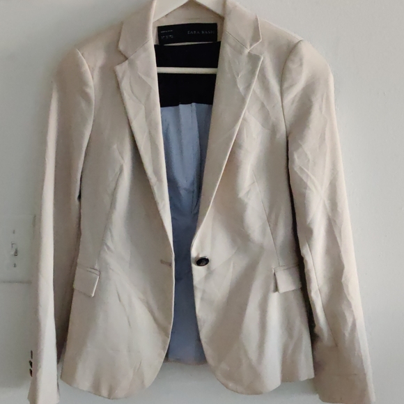 Blazer - Picture 6 of 6
